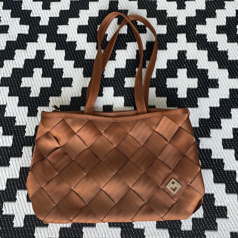 MAGGIE BAGS Recycled Seatbelt Purse - Original - Picture 1 of 4
